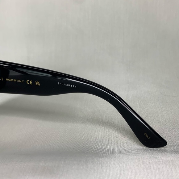 Gucci Sunglasses GG0141S 001 Black Optyl Frame Gold GG logo - Picture 2 of 7
